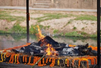 smoldering-funeral-pyre-cremation-ceremony-pashupatinath-temple-complex-nepal.jpg
